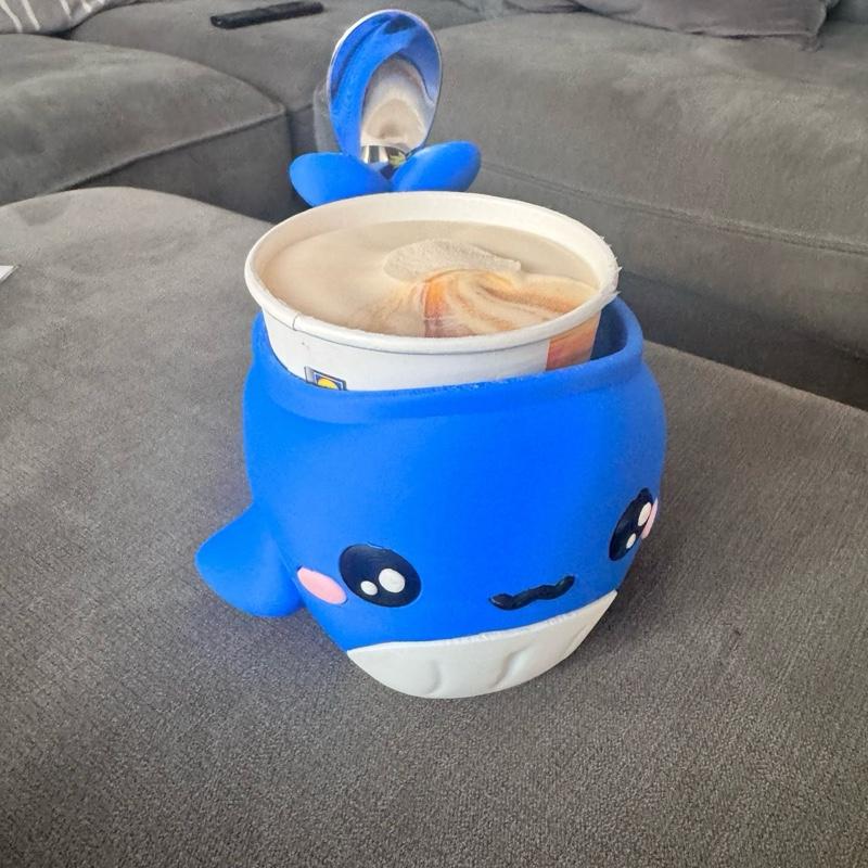 Whale Shaped Ice Cream Tub Holder - Fun Kitchen Utensils for Creative Storage and Display - Image 2